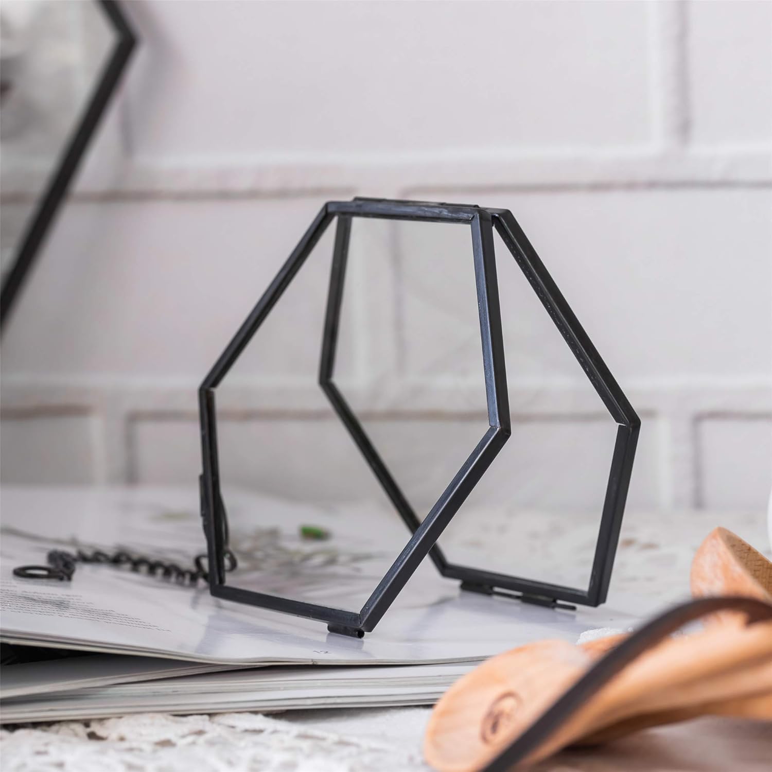 NCYP Mini Hanging Hexagon Glass Frame for Dried Flowers and Photos
