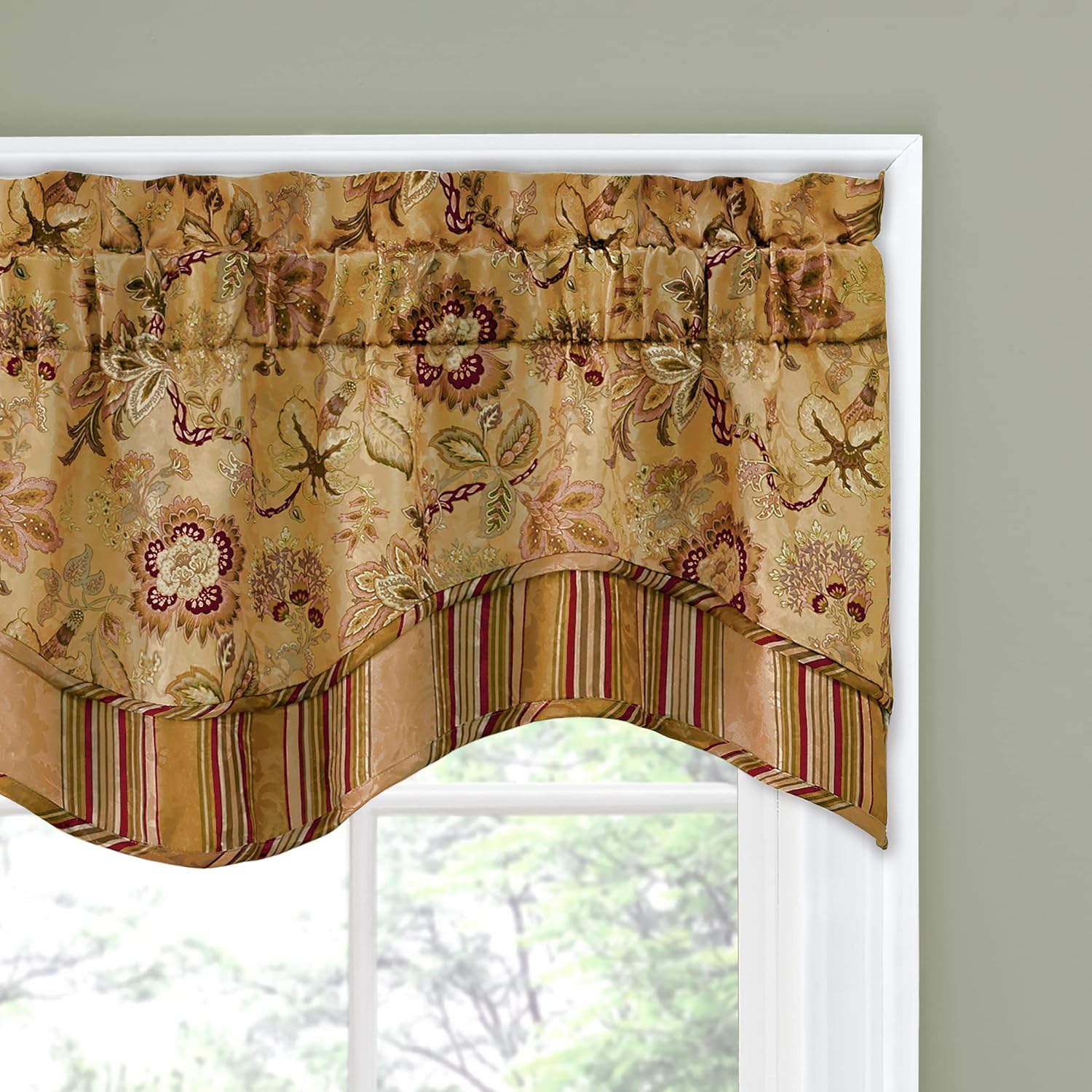 Waverly Traditions Navarra Scalloped Valance 52x16